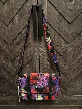 Herschel Retreat Crossbody bag